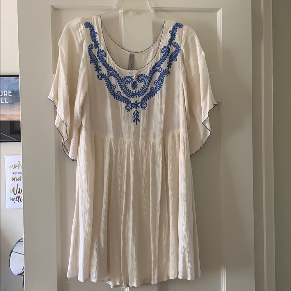 Boho Flowy Off-White Dress by entro | Size S